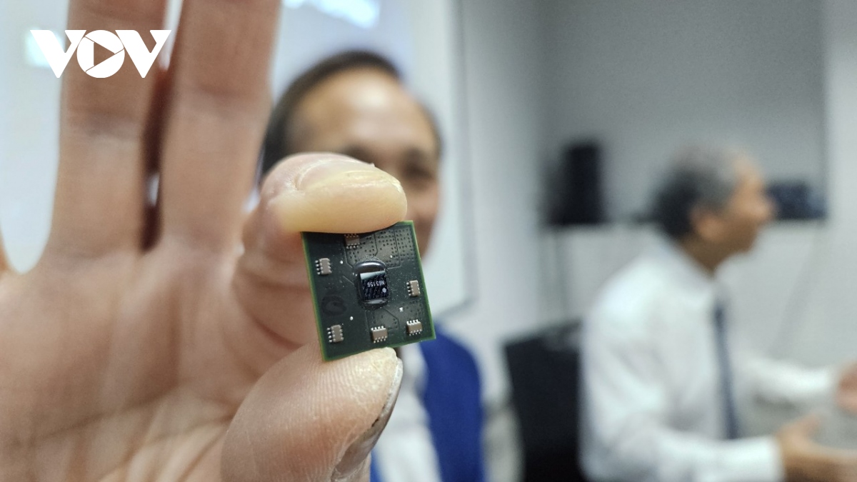 Nova 2 - con chip mang dấu ấn kỹ sư Việt